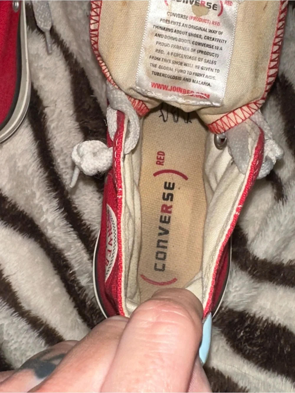 Converse bright red